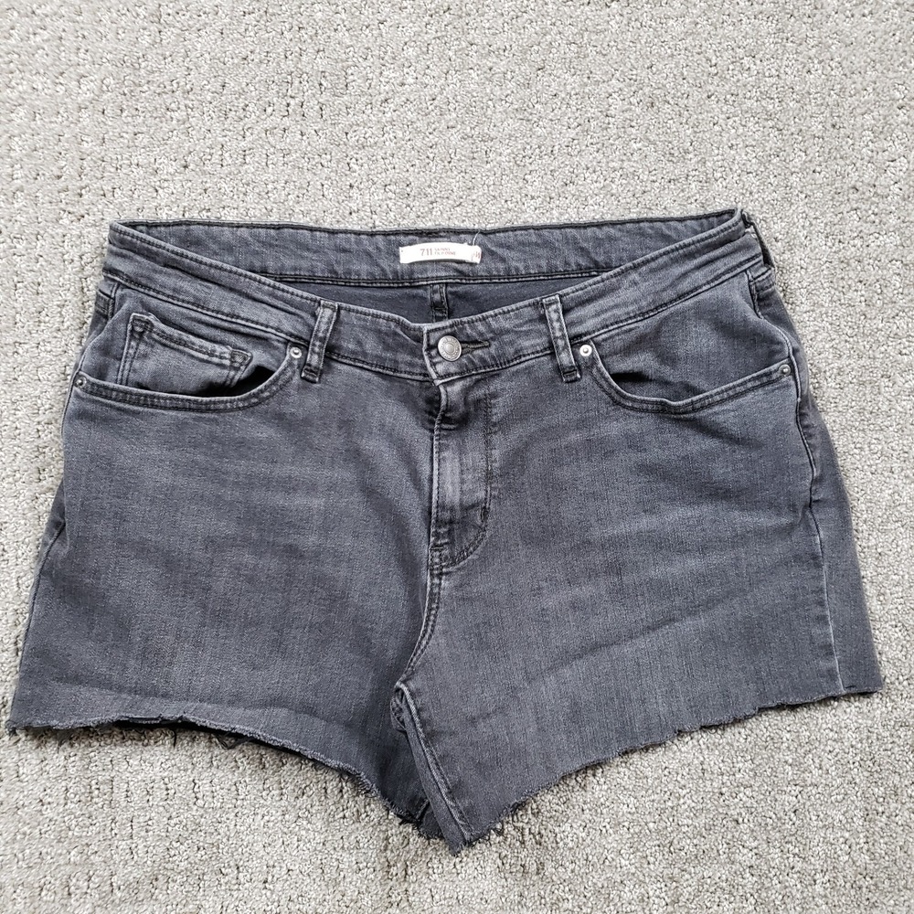 Levis Shorts Womes 16W Black Faded Denim Jean Cut off Frayed Hem